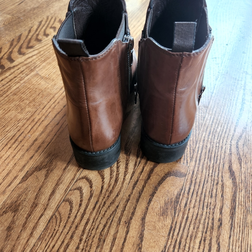 Italian Leather Chelsea Boot - Picture 3 of 3